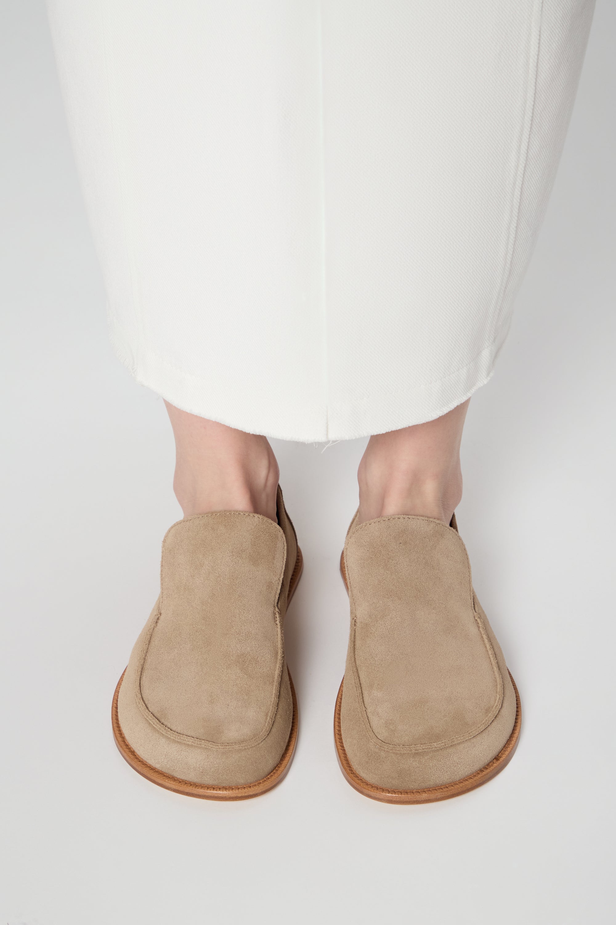Allure Timeless Loafers in Taupe Suede