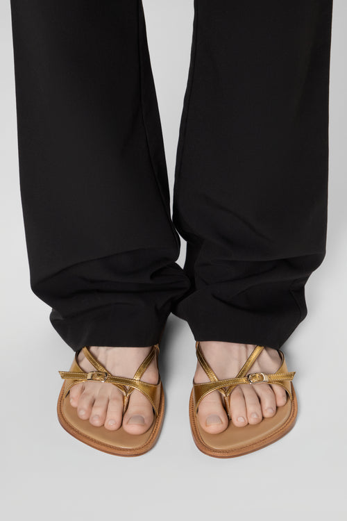 Ria Thong Straps Sandals in Dirty Golden Leather