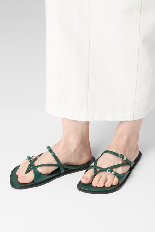 Ria Thong Straps Sandals in Pine Leather
