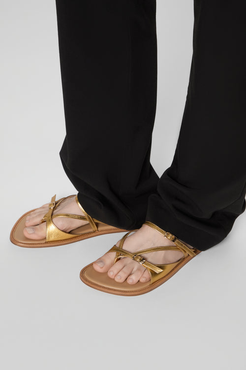 Ria Thong Straps Sandals in Dirty Golden Leather