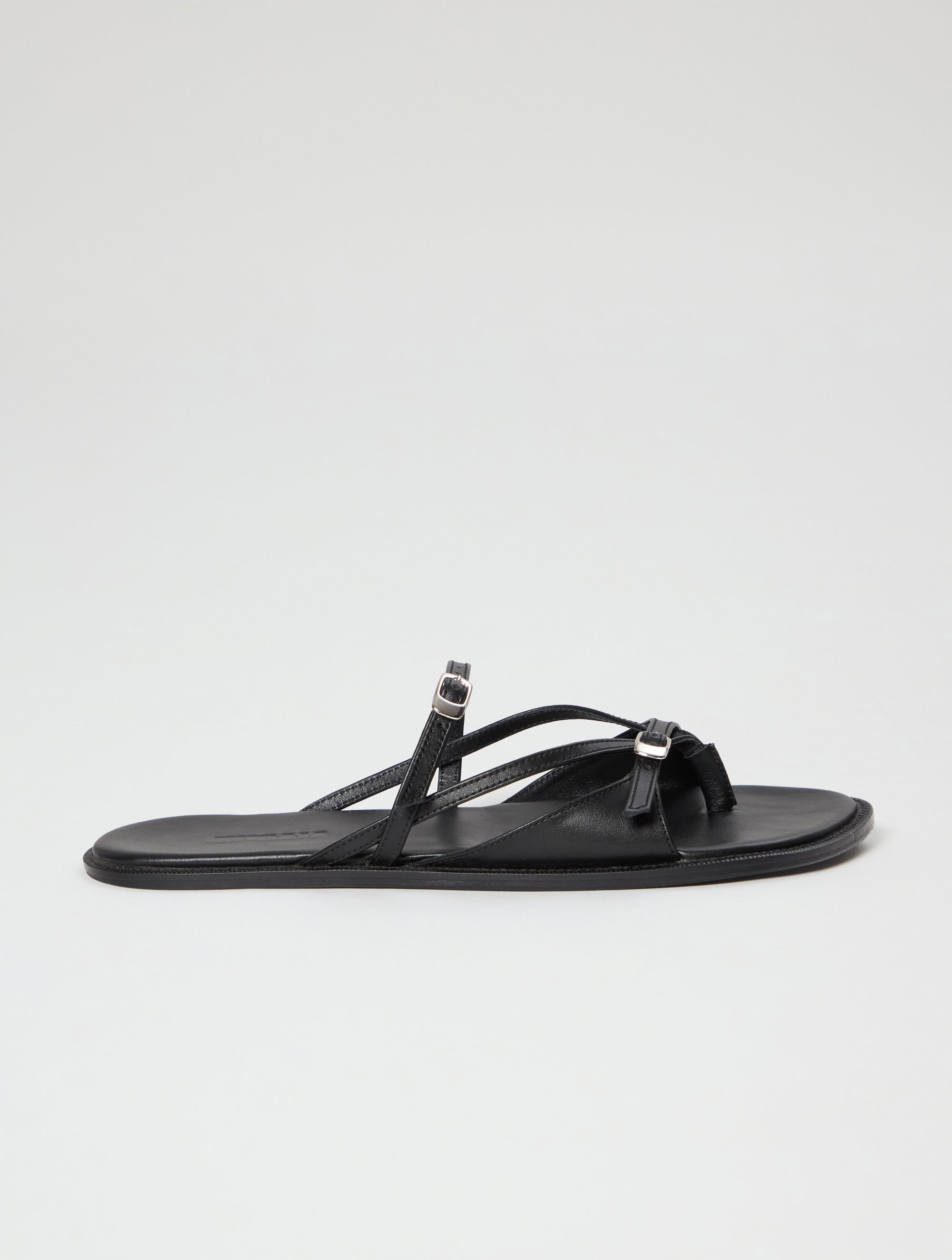 Ria Thong Straps Sandals in Black Leather