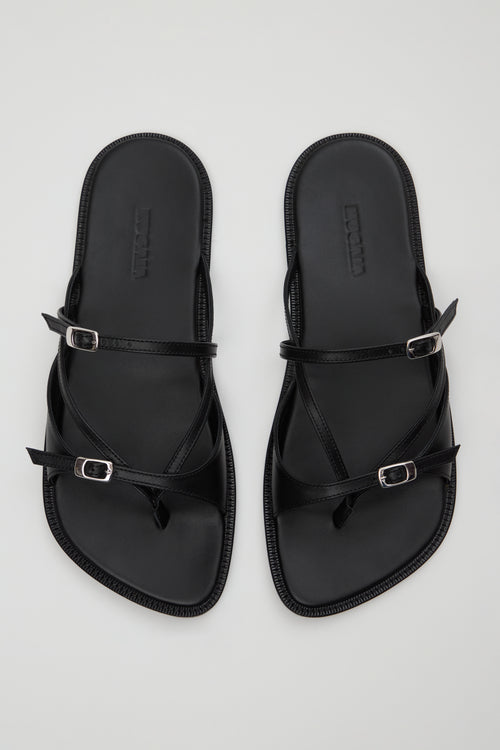 Ria Thong Straps Sandals in Black Leather