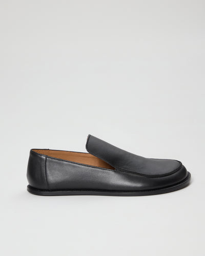 Allure Timeless Loafers in Black Leather
