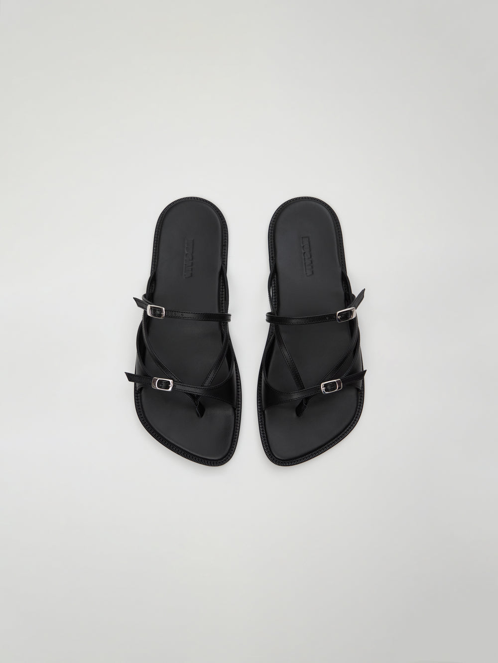 Ria Thong Straps Sandals in Black Leather