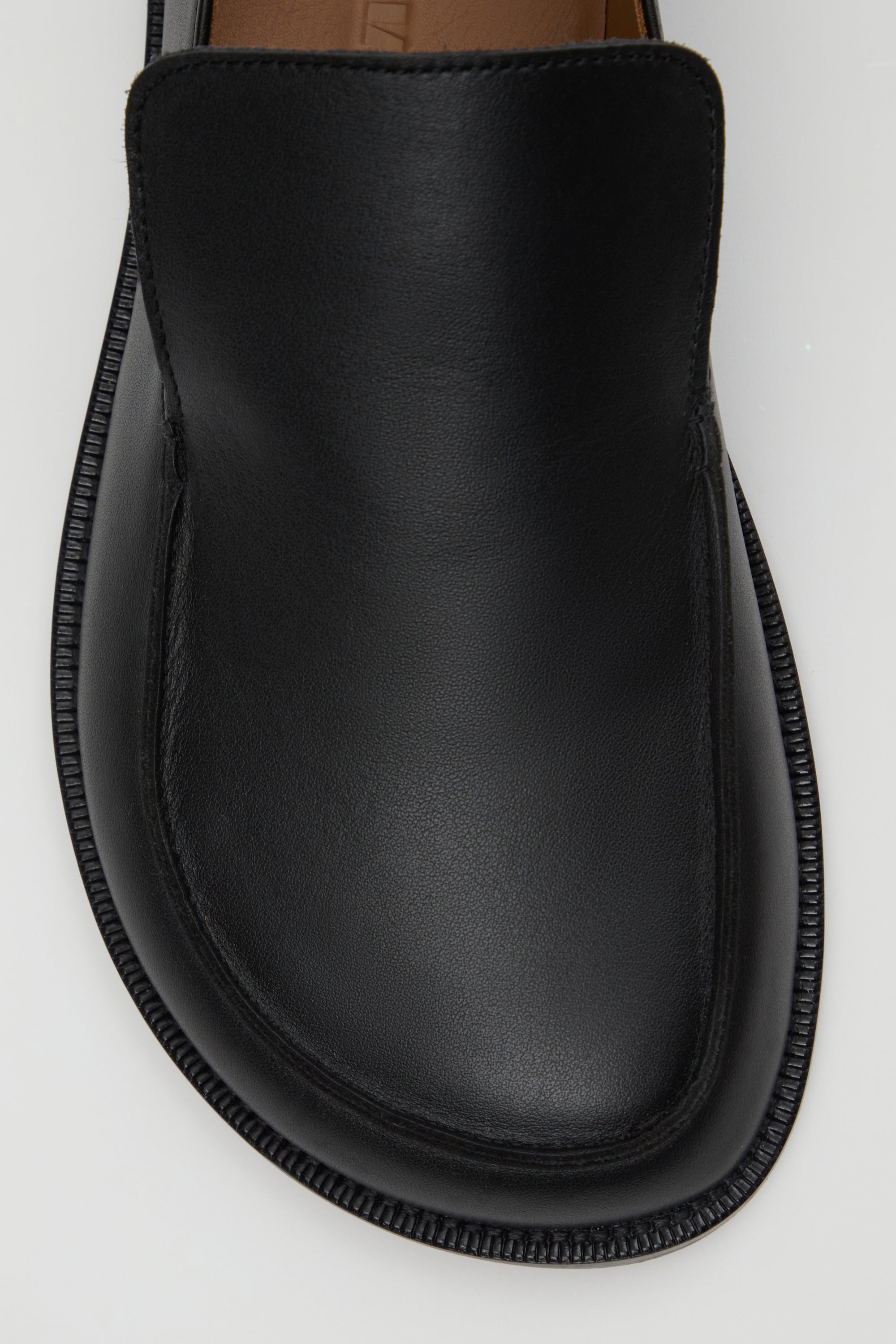 Allure Timeless Loafers in Black Leather