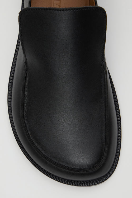 Allure Timeless Loafers in Black Leather
