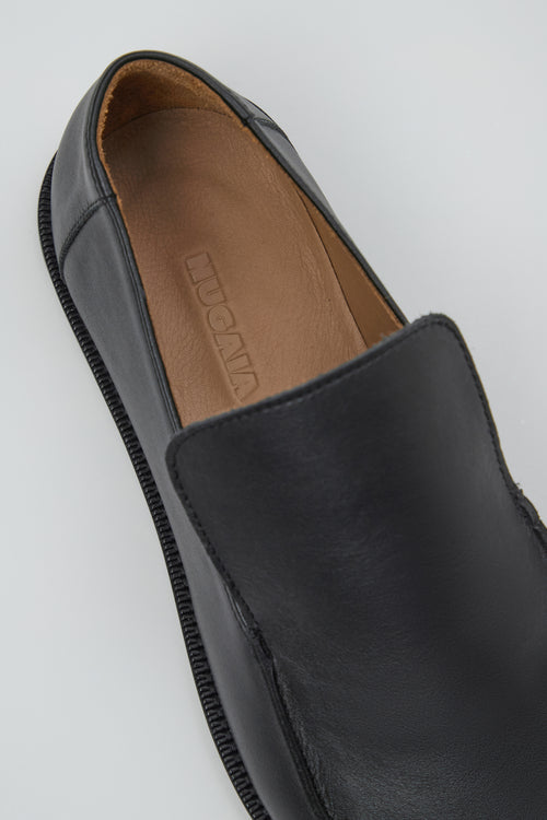 Allure Timeless Loafers in Black Leather